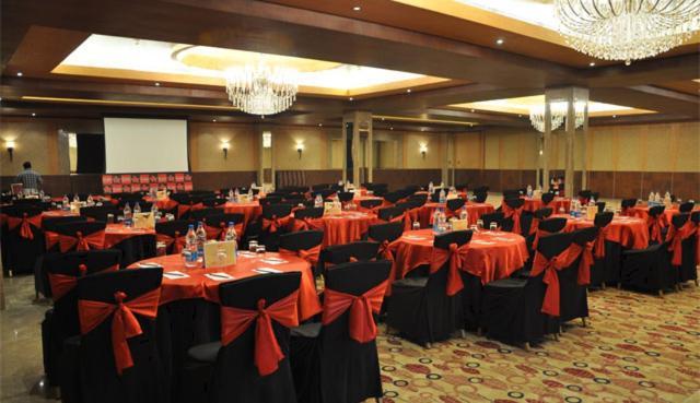 Savoy Suites Manesar Gurgáon Kültér fotó