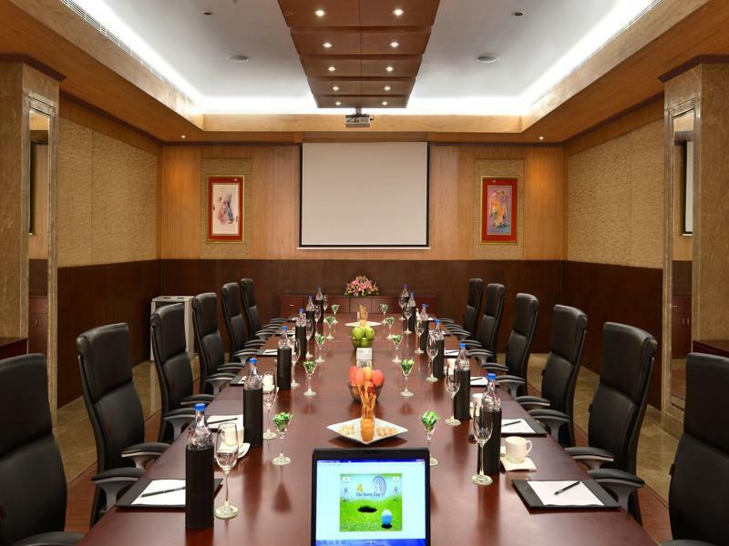 Savoy Suites Manesar Gurgáon Kültér fotó